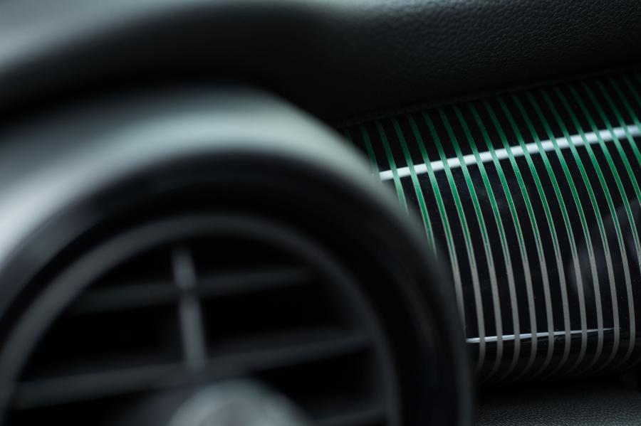 Детали интерьера Mini Cooper 60 Years Edition (F56) 2019 года  (WW) (фото 95 из 189)